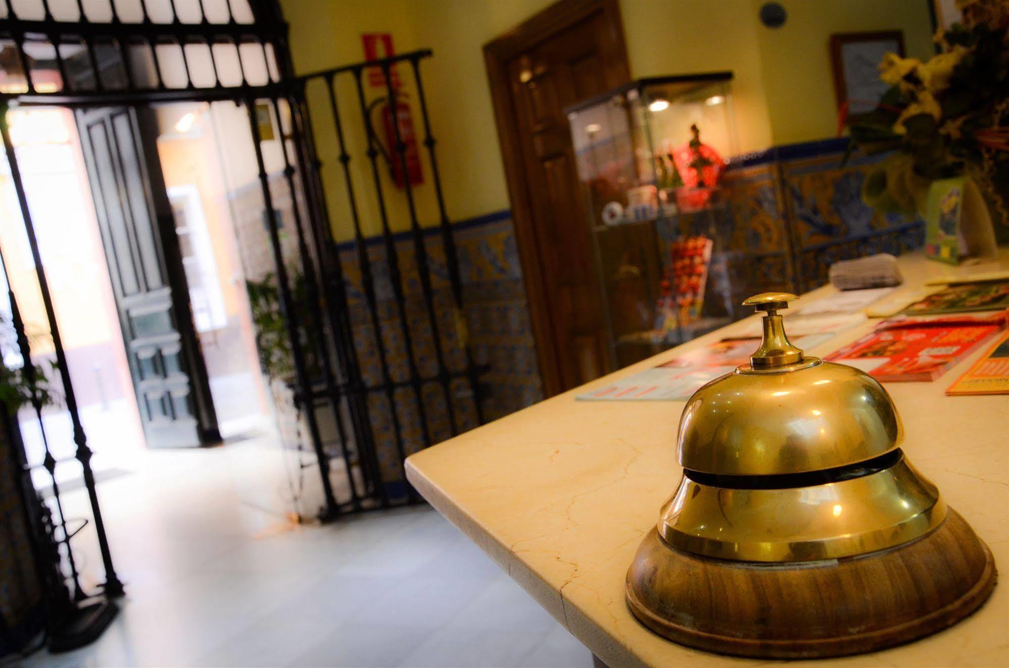 Hotel Londres *